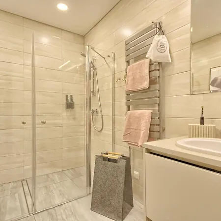 In ドルスキニンカイ